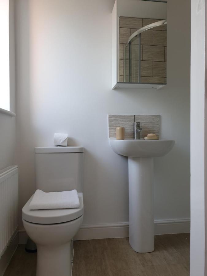 Cheerful 1 Private Room-Ensuite With Free Parking Silverdale  Buitenkant foto