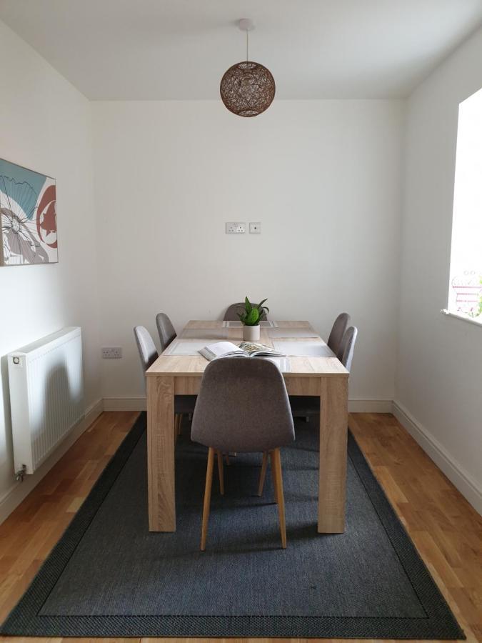 Cheerful 1 Private Room-Ensuite With Free Parking Silverdale  Buitenkant foto